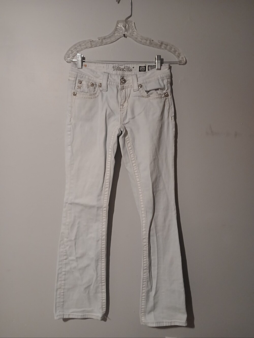 Miss Me Ladies Light Wash Jeans. Size 26 Waist.